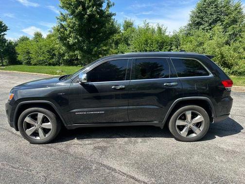Brilliant Black Crystal Pearlcoat 2014 Jeep Grand Cherokee Limited