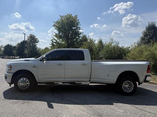 2019 RAM 3500 Laramie Crew Cab 4x2 8' Box
