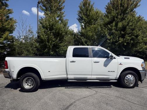 2019 RAM 3500 Laramie Crew Cab 4x2 8' Box