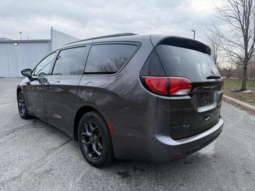 2018 Chrysler Pacifica Touring-L Plus