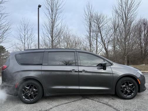 2018 Chrysler Pacifica Touring-L Plus