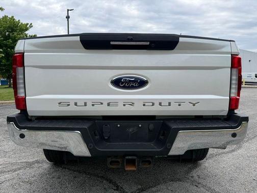 White Platinum Metallic Tri-Coat 2019 Ford F-250 Lariat