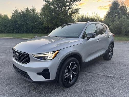 2024 Volvo XC40 B5 Core