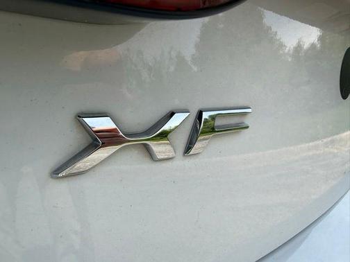 Polaris White 2015 Jaguar XF 2.0T Premium