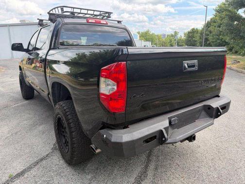 Midnight Black Metallic 2017 Toyota Tundra Platinum