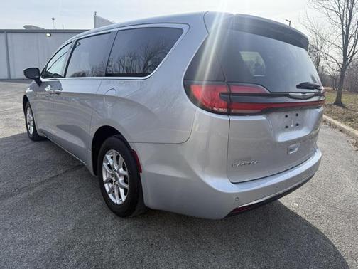 2023 Chrysler Pacifica Touring