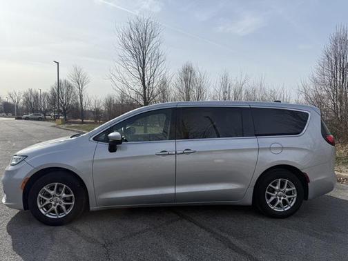 2023 Chrysler Pacifica Touring