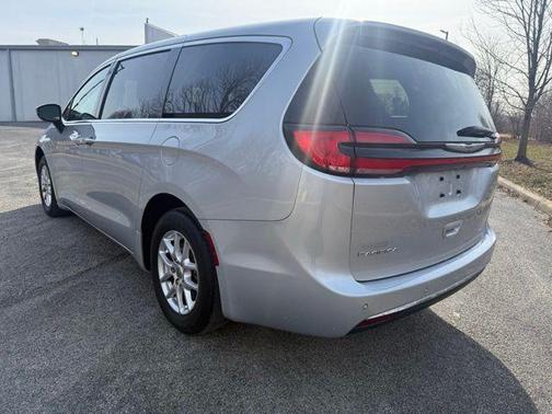2023 Chrysler Pacifica Touring