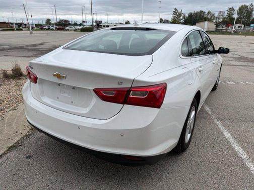 Summit White 2024 Chevrolet Malibu FWD 1LT