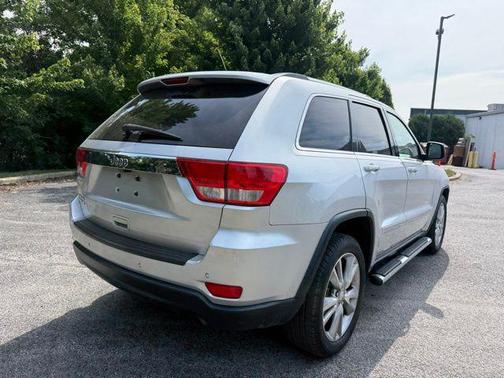 Bright Silver Metallic Clearcoat 2013 Jeep Grand Cherokee Laredo