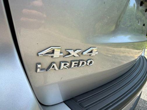 Bright Silver Metallic Clearcoat 2013 Jeep Grand Cherokee Laredo