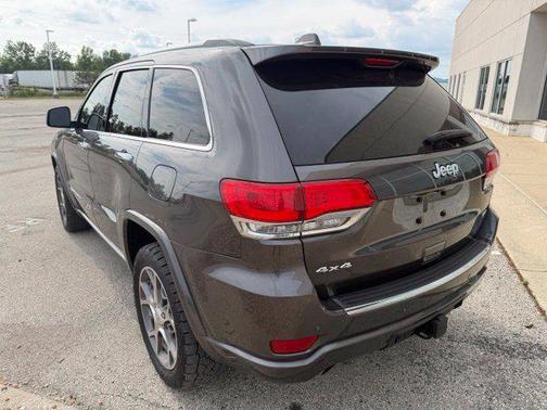 Granite Crystal Metallic Clearcoat 2020 Jeep Grand Cherokee Overland