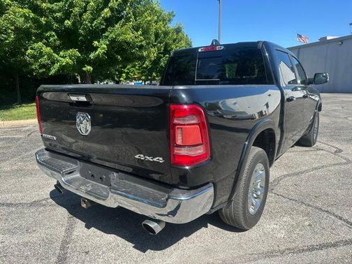Diamond Black Crystal Pearlcoat 2020 RAM 1500 Laramie
