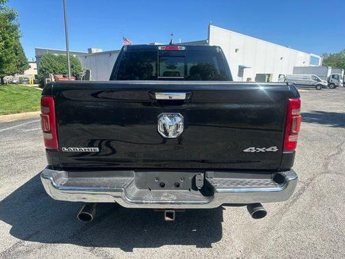 Diamond Black Crystal Pearlcoat 2020 RAM 1500 Laramie