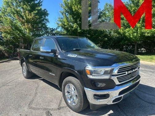 Diamond Black Crystal Pearlcoat 2020 RAM 1500 Laramie