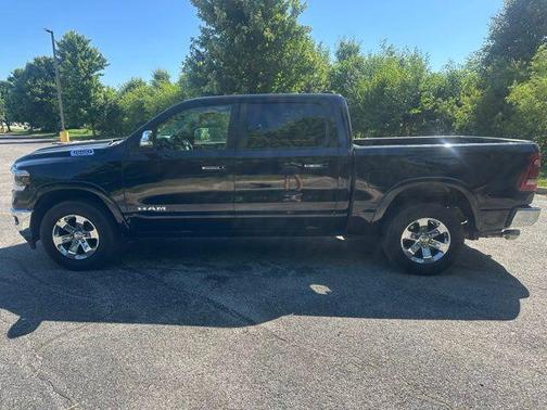 Diamond Black Crystal Pearlcoat 2020 RAM 1500 Laramie