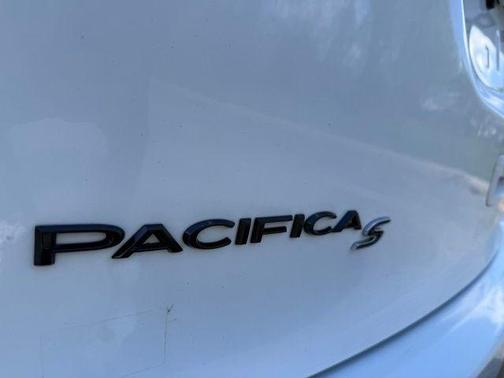 2020 Chrysler Pacifica Touring-L Plus