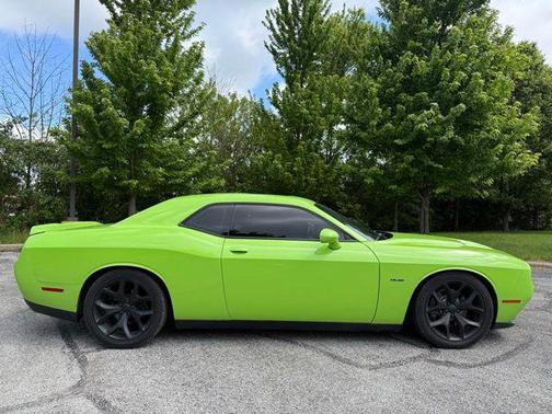 Sublime Pearl Coat 2015 Dodge Challenger SXT Plus