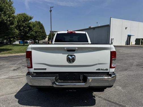 2019 RAM 2500 Big Horn Crew Cab 4x4 8' Box
