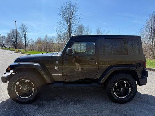 Black Clearcoat 2011 Jeep Wrangler Sahara