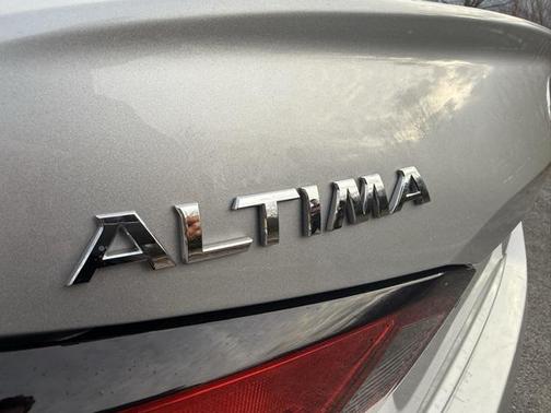 2022 Nissan Altima S FWD