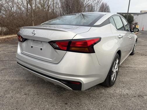 2022 Nissan Altima S FWD