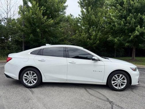 Summit White 2018 Chevrolet Malibu LT