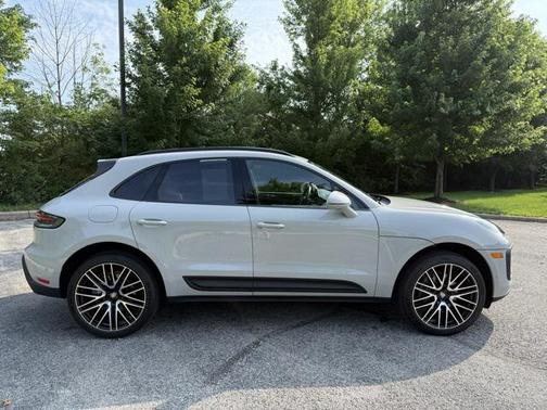 2024 Porsche Macan Base