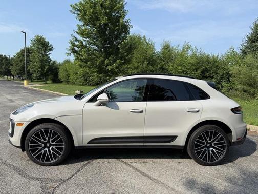 2024 Porsche Macan Base