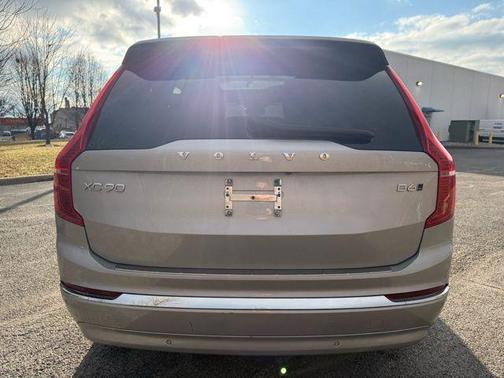 2024 Volvo XC90 B6 Plus Bright Theme 7-Seater