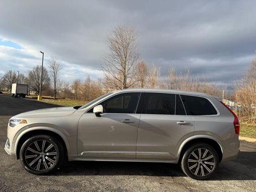 2024 Volvo XC90 B6 Plus Bright Theme 7-Seater