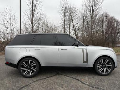 2023 Land Rover Range Rover P530 SE