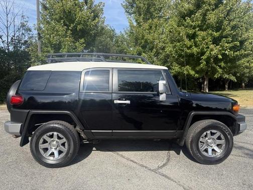 2014 Toyota FJ Cruiser Base
