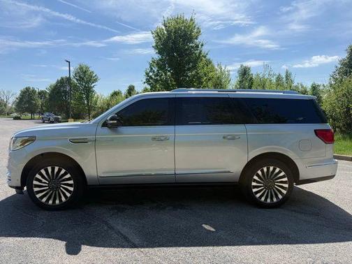 Ingot Silver 2018 Lincoln Navigator L Reserve