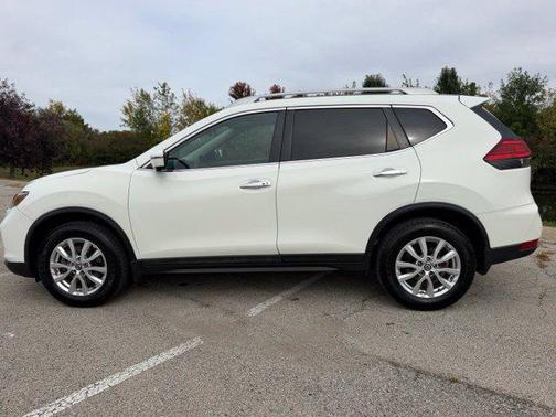 Glacier White 2017 Nissan Rogue SV