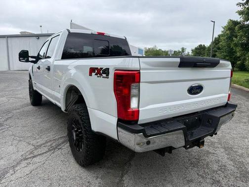 Oxford White 2017 Ford F-350 XLT