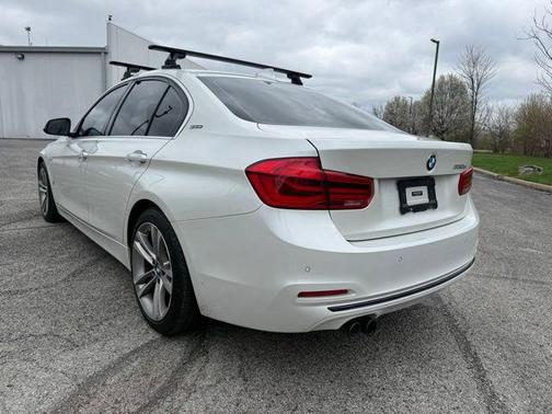 White Metallic 2018 BMW 330e iPerformance