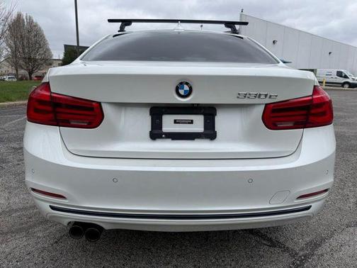 White Metallic 2018 BMW 330e iPerformance