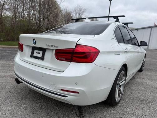 White Metallic 2018 BMW 330e iPerformance