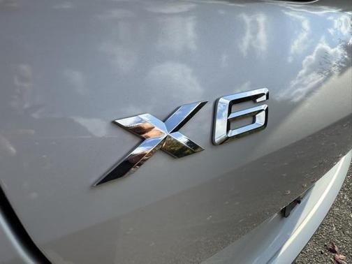 2022 BMW X6 xDrive40i