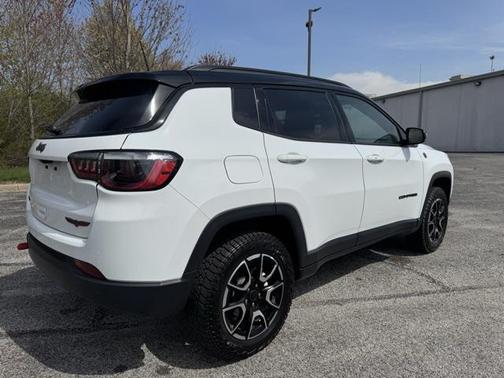 2025 Jeep Compass Trailhawk