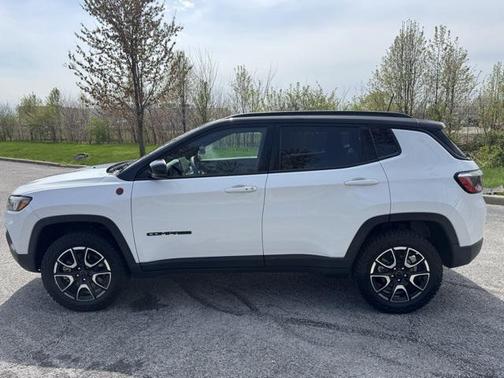 2025 Jeep Compass Trailhawk