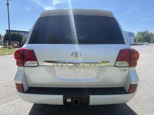 2014 Toyota Land Cruiser Base