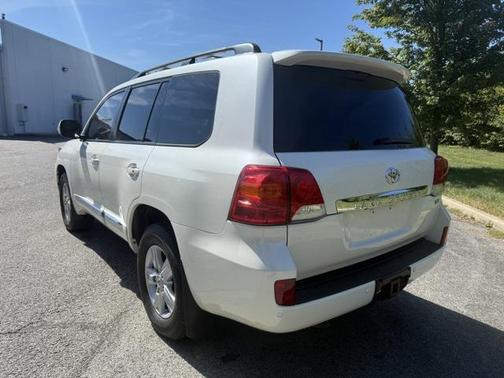 2014 Toyota Land Cruiser Base