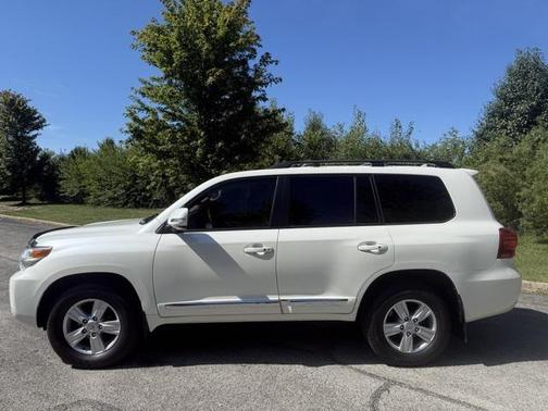 2014 Toyota Land Cruiser Base