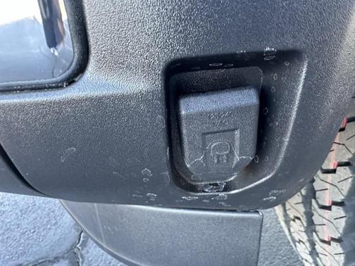 2025 GMC Sierra 2500 Base