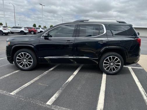 2022 GMC Acadia Denali
