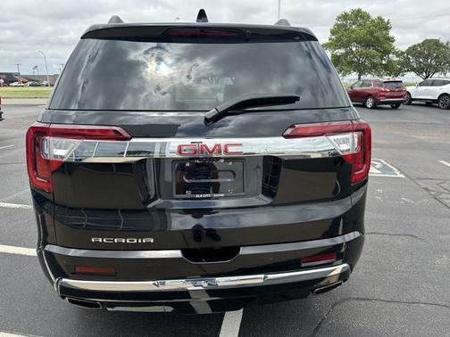 2022 GMC Acadia Denali