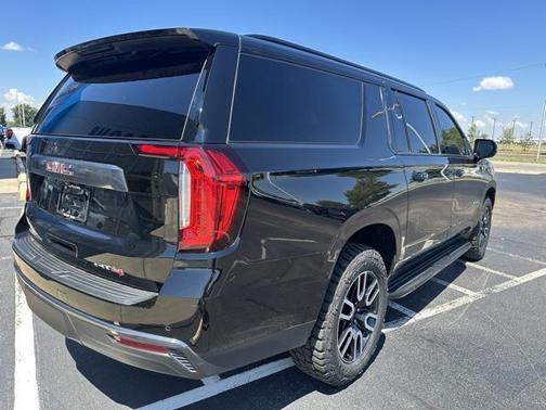 2024 GMC Yukon XL 4WD AT4