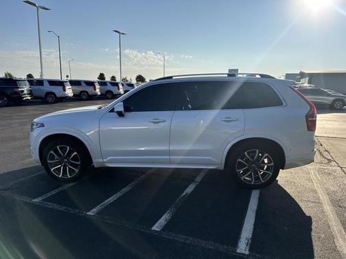 2018 Volvo XC90 T5 Momentum
